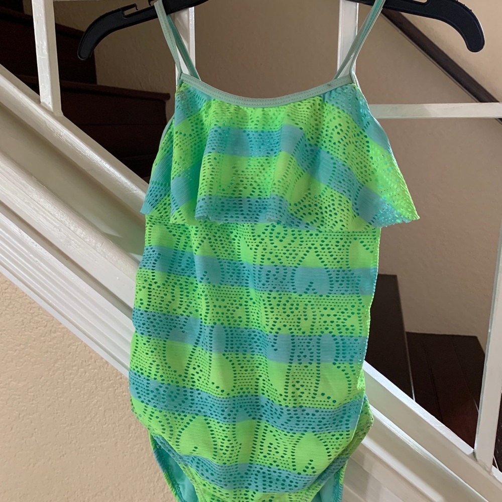 Swimsuits bundle - Picture 2 of 7